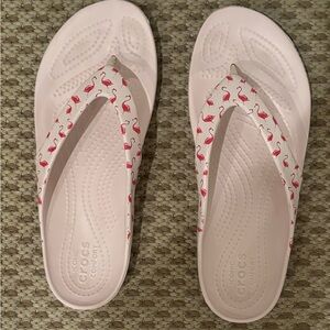 Crocs 🦩Flamingo Print 🦩Flip Flops.